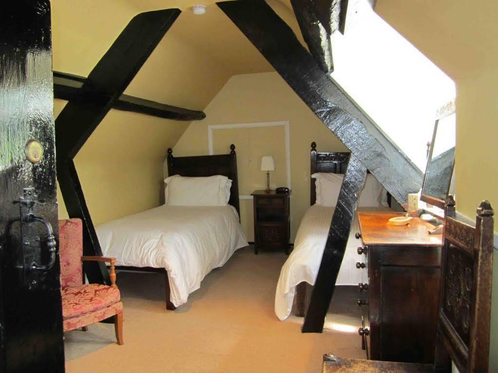 The Three Cocks Coaching Inn 글라스버리 외부 사진